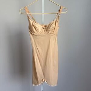 Henson Kickernick 32B Beige Bodysuit Teddy Lingerie Lace‎ Trim Nylon